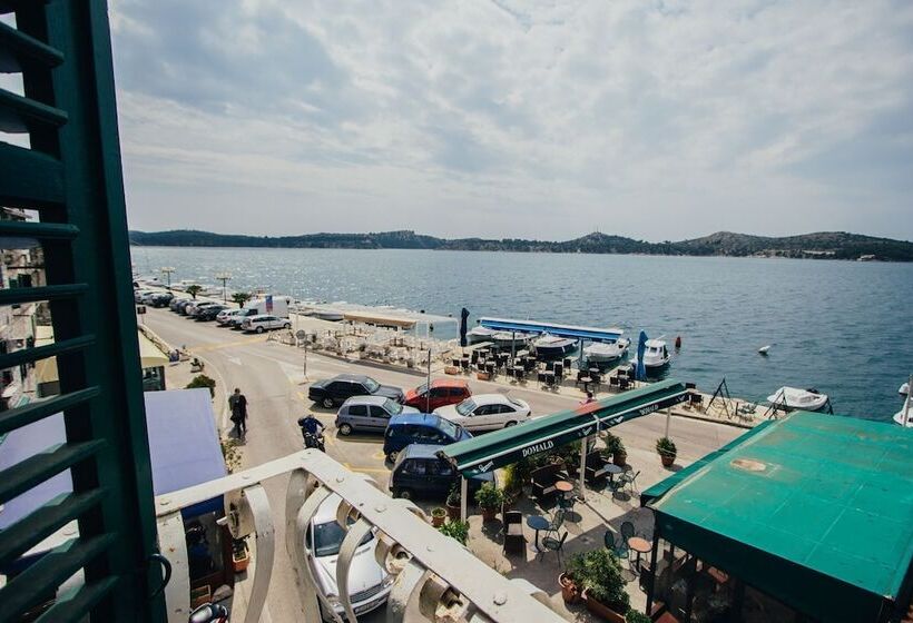 פנסיון Apartments And Rooms Ille