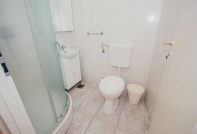 פנסיון Apartments And Rooms Ille