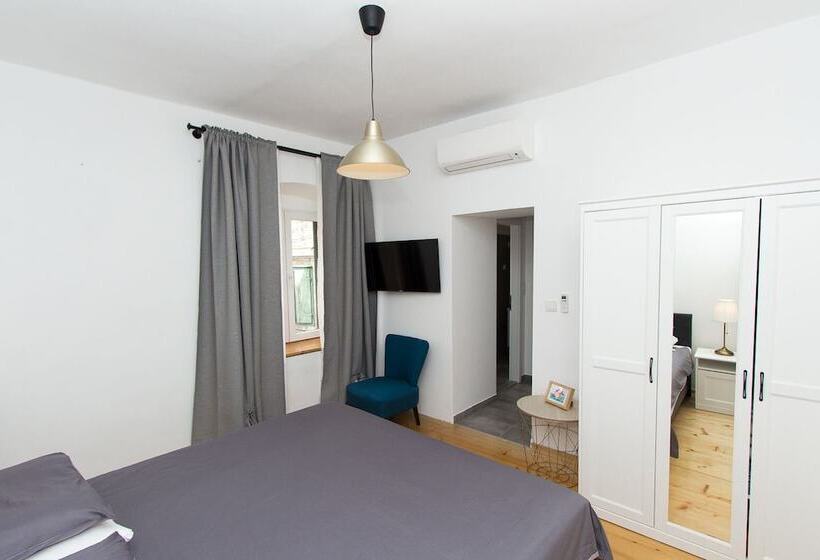 بنسيون Apartments And Rooms Ille