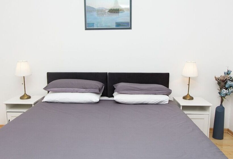 פנסיון Apartments And Rooms Ille