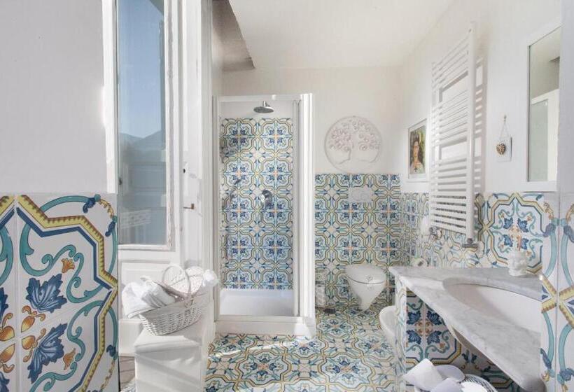 פנסיון Caluga House