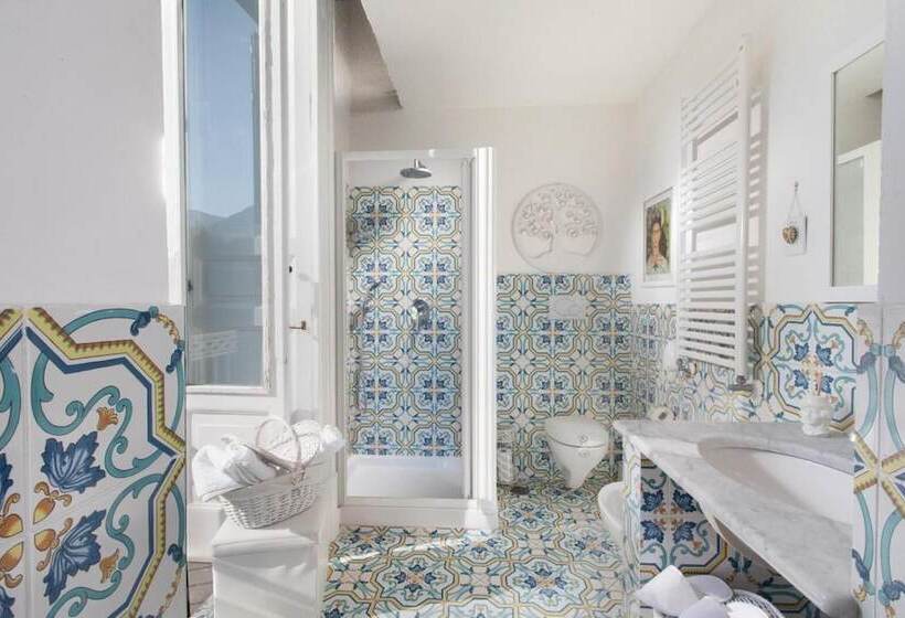 פנסיון Caluga House