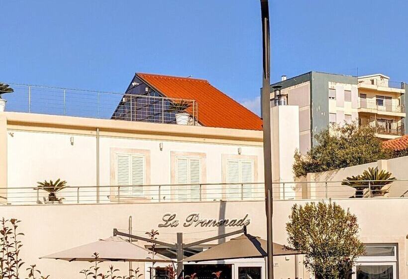 بنسيون La Promenade Rooms & Suites
