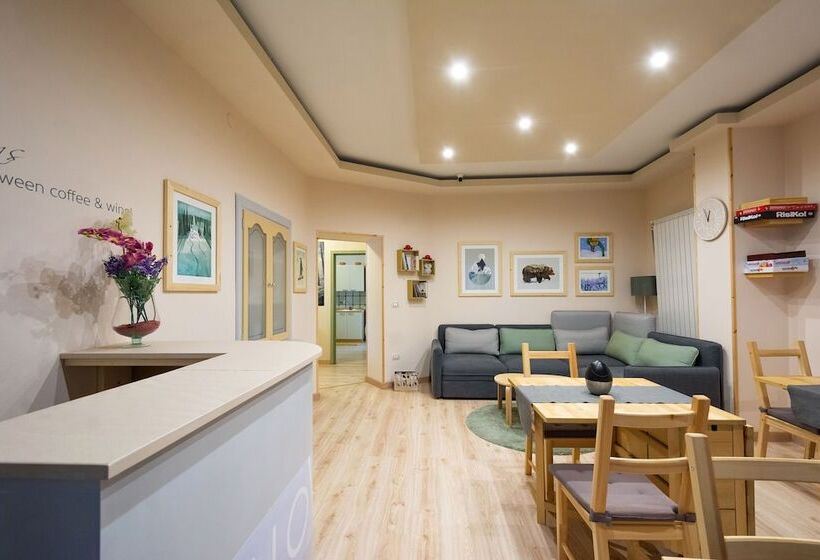 פנסיון Snowake House