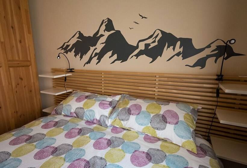 פנסיון Snowake House