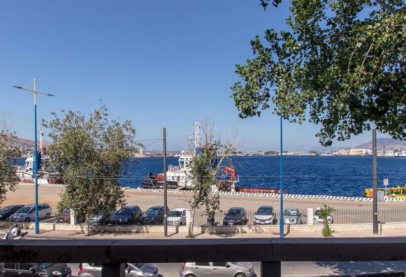 بنسيون Teatro Sullo Stretto