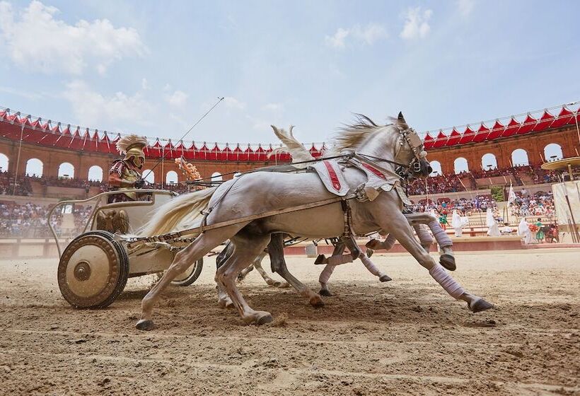 Puy Du Fou France Hotel La Citadelle