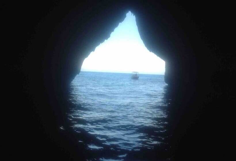 Szálló Immaculate Large House With Panoramic Views