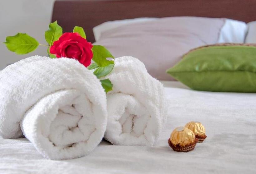 Al Nifontano B&b Ideal For Family Or Couples 2 Rooms Lakeview