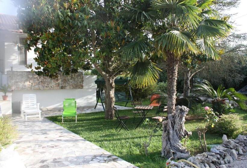 ベッドアンドブレックファースト La Macchia