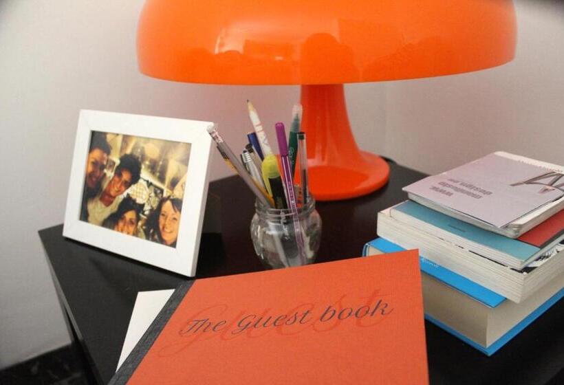 ベッドアンドブレックファースト A Due Passi Dal Lumière