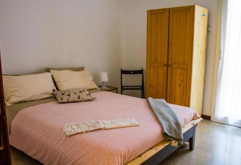 ベッドアンドブレックファースト A Due Passi Dal Lumière