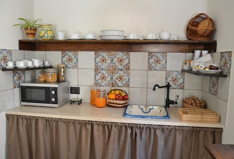 تختخواب و صبحانه Agorà Panoramic Rooms