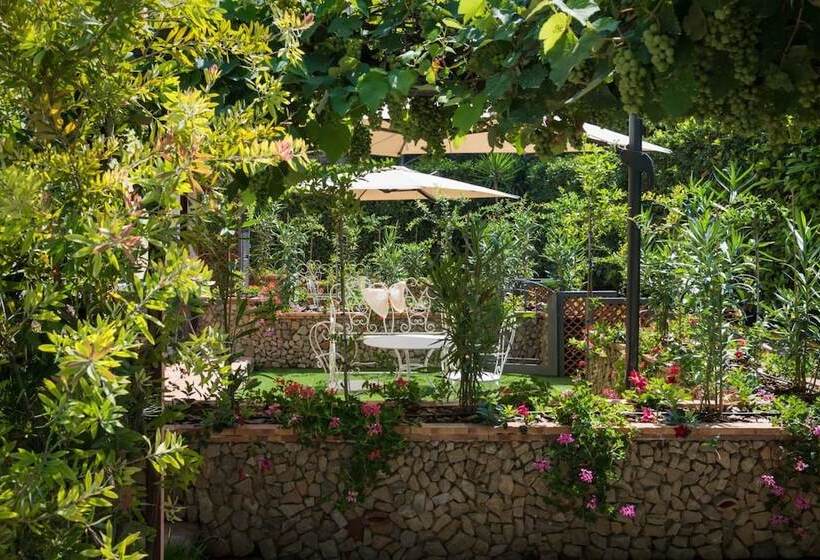 تختخواب و صبحانه Caputaquis