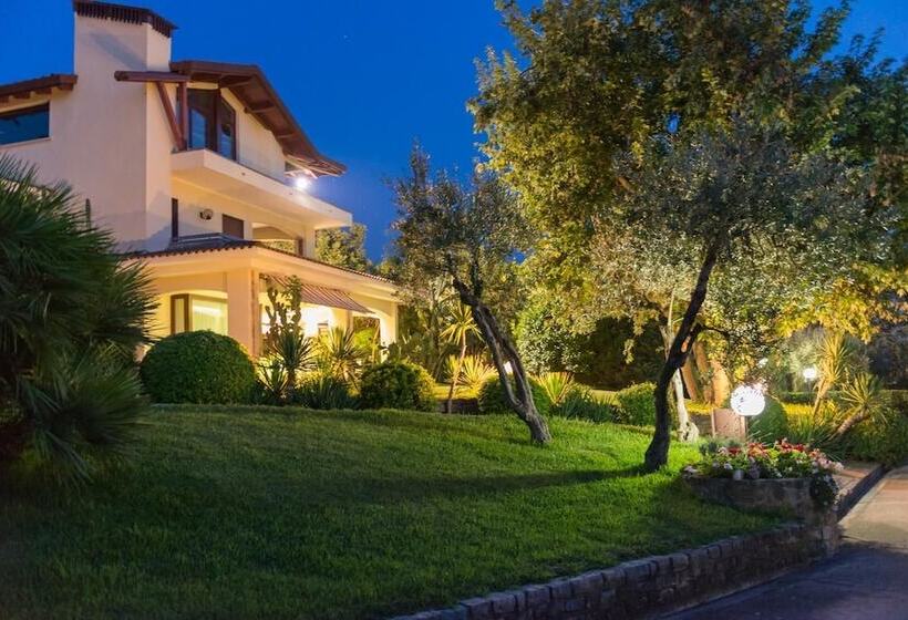 تختخواب و صبحانه Caputaquis