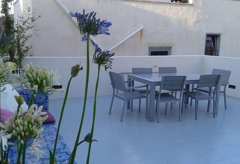 צימר Community Rooms & Wine