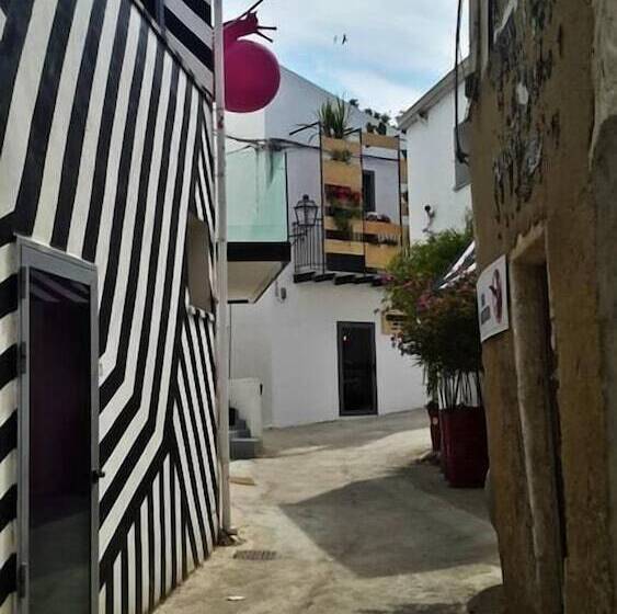 צימר Community Rooms & Wine