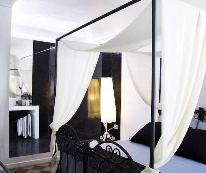 مبيت وإفطار Community Rooms & Wine