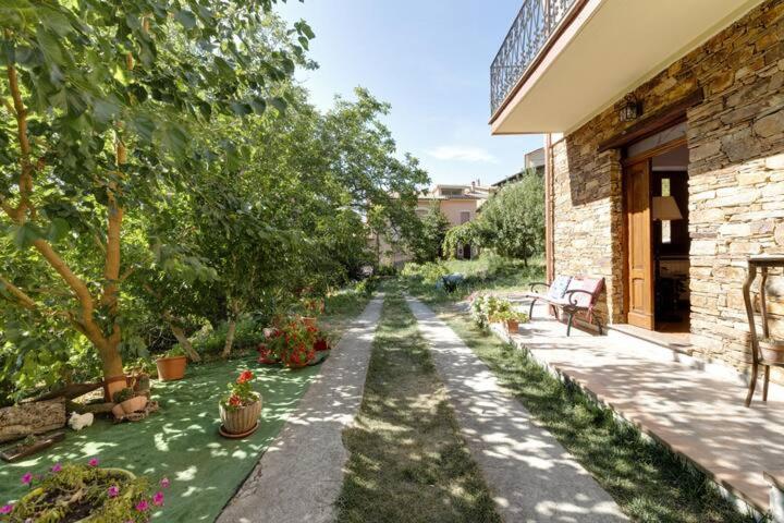 Agrifoglio B&b Con Giardino