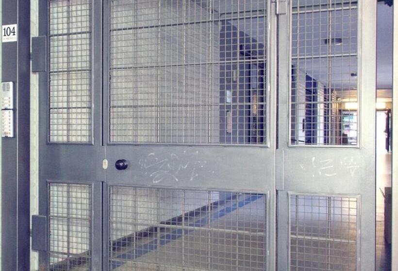 Bed and Breakfast L Antenna