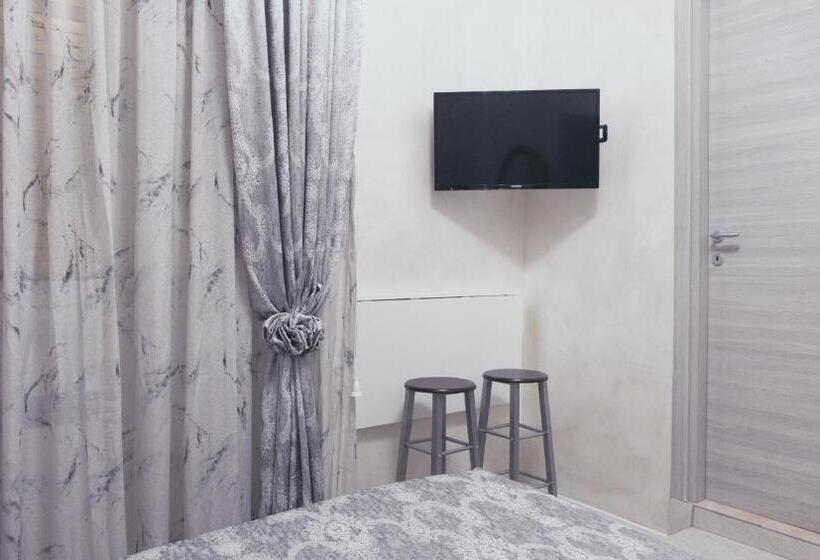 Bed and Breakfast L Antenna