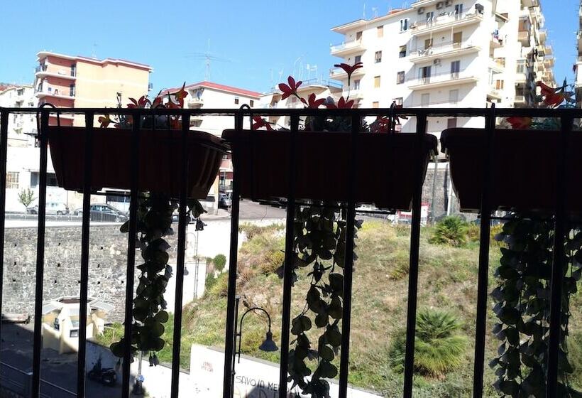 צימר Port Village Vesuvius