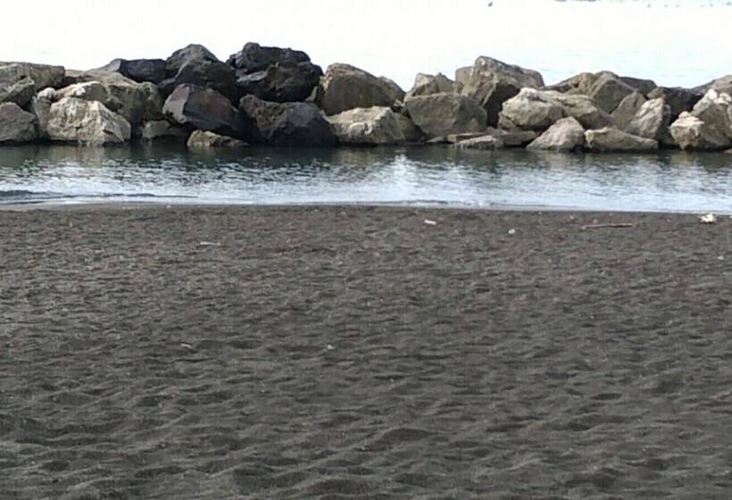 צימר Port Village Vesuvius