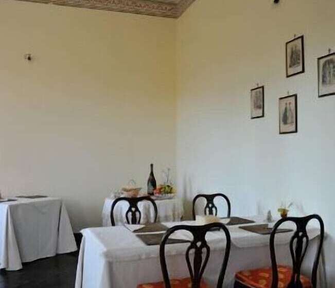 مبيت وإفطار Villa Eugenia