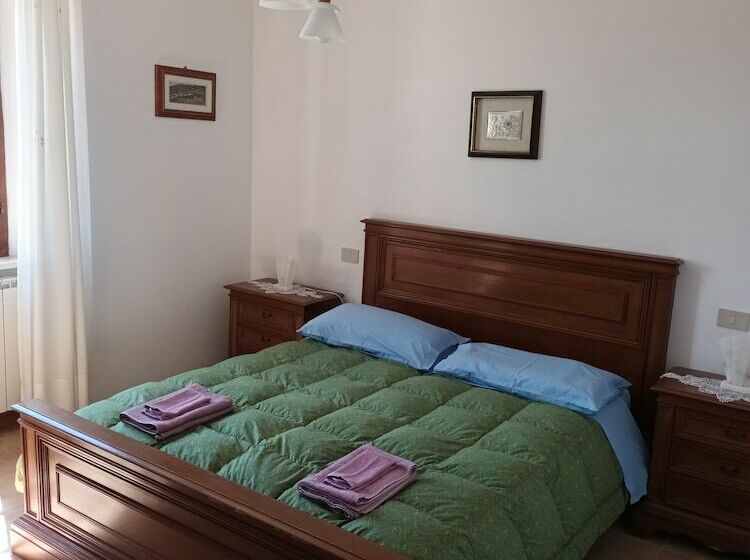 בית מלון כפרי Agriturismo La Chiusa