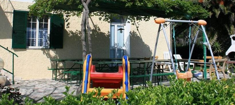 Сельский отель Agriturismo La Rondine