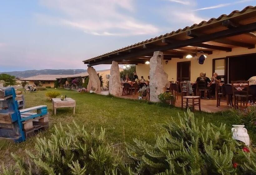 교외 호텔 Agriturismo Lu Nodu