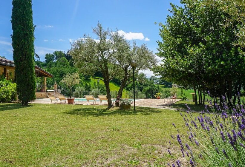 فندق ريفى Agriturismo Pascucci