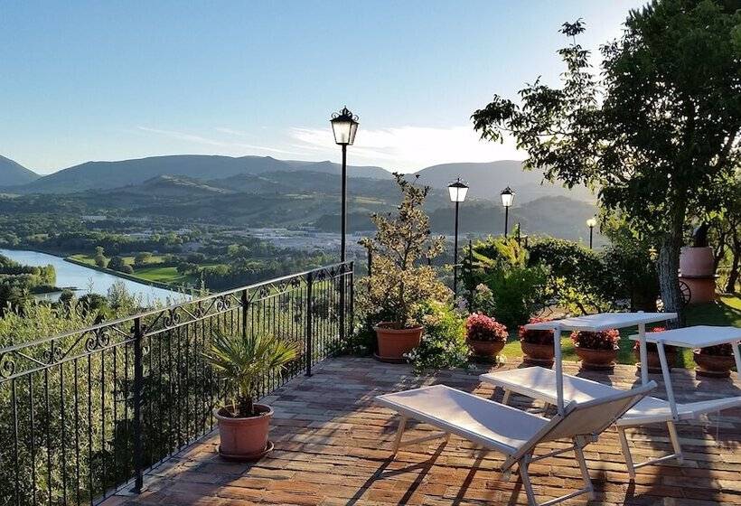 فندق ريفى Agriturismo Pascucci