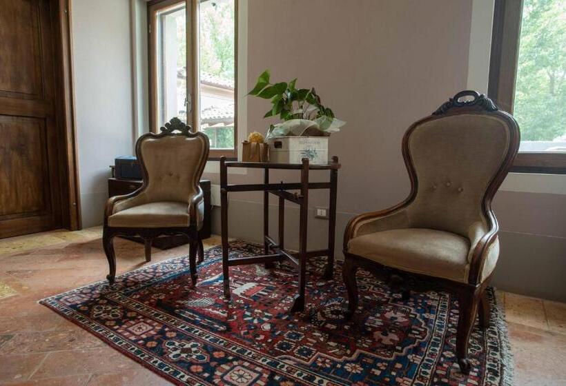 교외 호텔 La Finestra Sul Po  Agriturismo