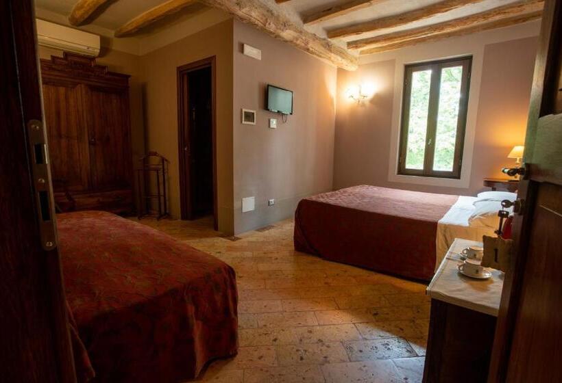 교외 호텔 La Finestra Sul Po  Agriturismo