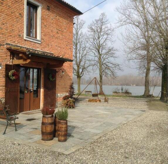 교외 호텔 La Finestra Sul Po  Agriturismo