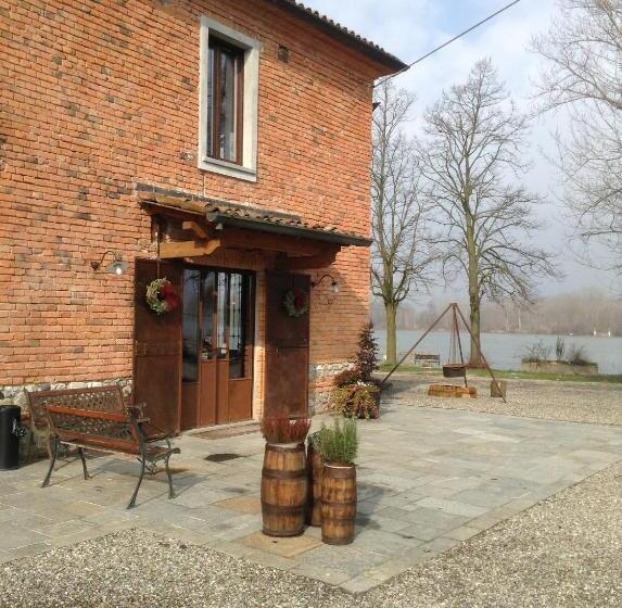 교외 호텔 La Finestra Sul Po  Agriturismo