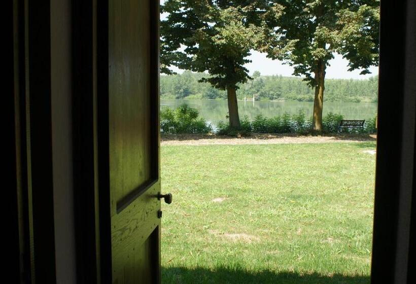 교외 호텔 La Finestra Sul Po  Agriturismo