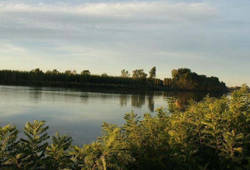 교외 호텔 La Finestra Sul Po  Agriturismo