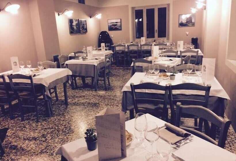 교외 호텔 La Finestra Sul Po  Agriturismo