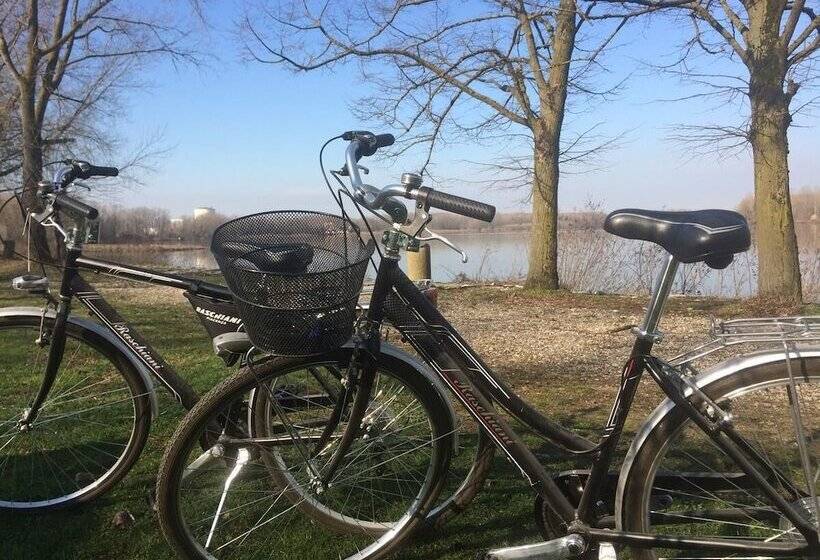 교외 호텔 La Finestra Sul Po  Agriturismo