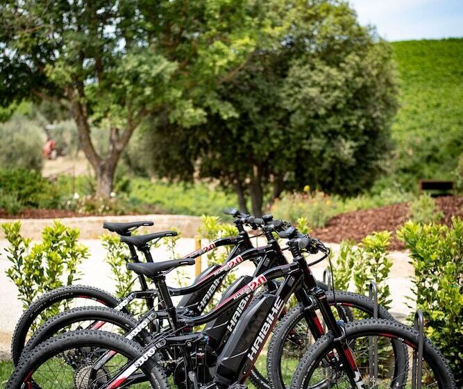 Сельский отель Mastrojanni Relais