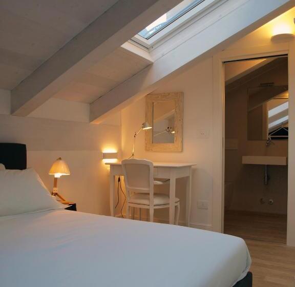 پانسیون Acquaderni Rooms