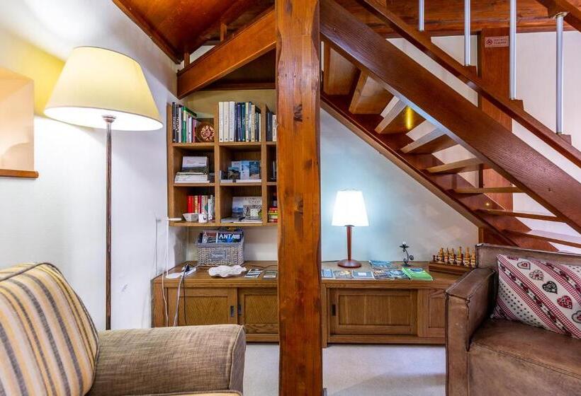 Пансион Affittacamere Is Coronas