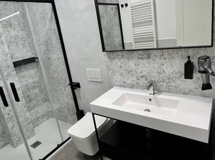 پانسیون Cape House