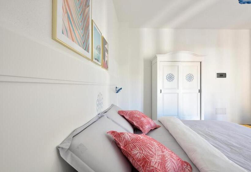 פנסיון Inah Rooms