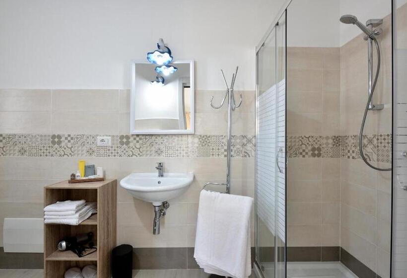 פנסיון Inah Rooms