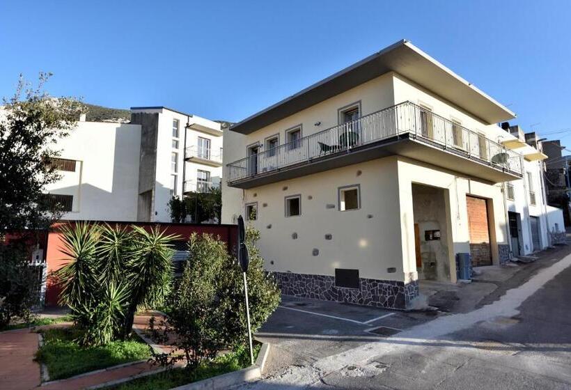 פנסיון Inah Rooms