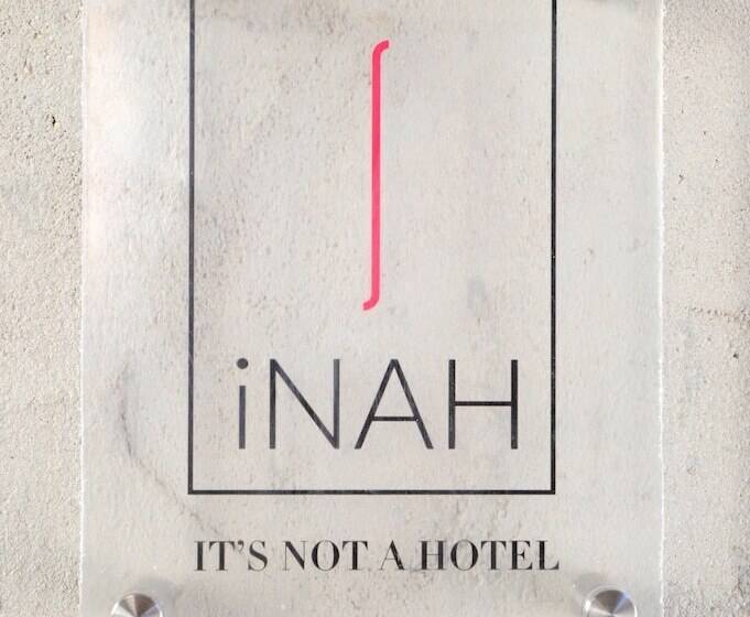 פנסיון Inah Rooms
