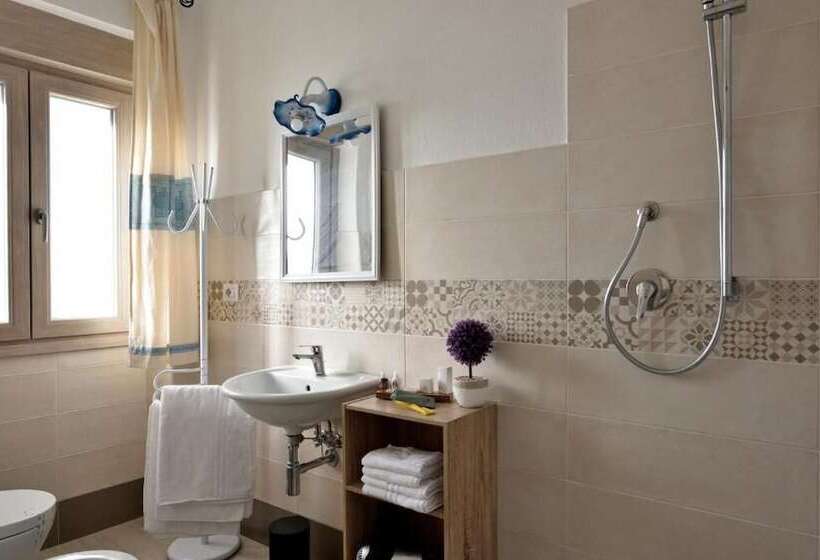 פנסיון Inah Rooms